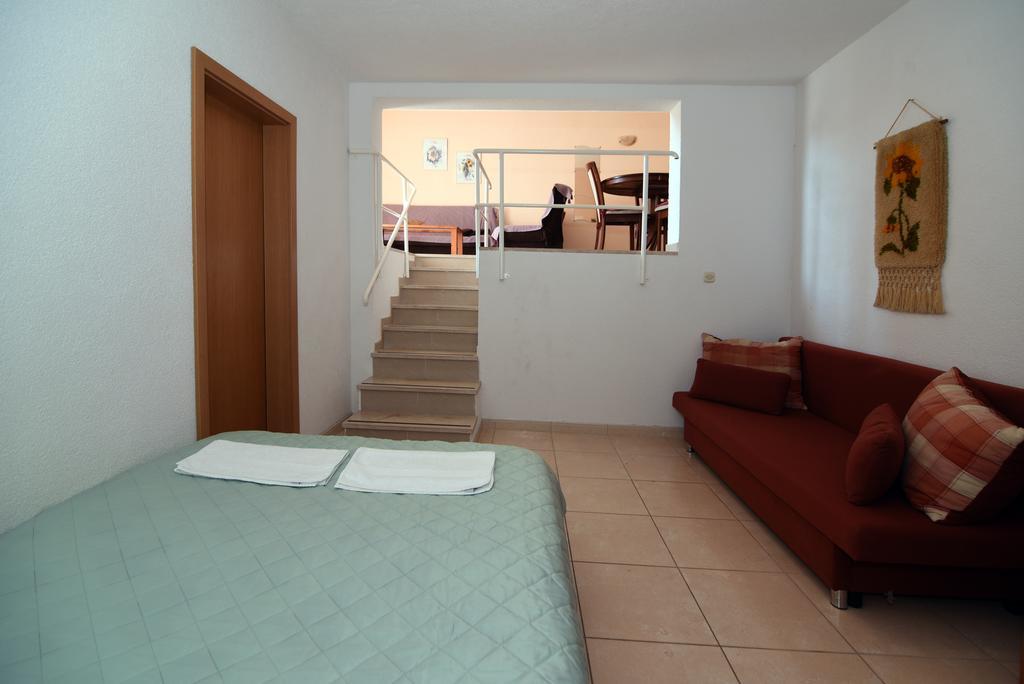 Apartments Coric Baska Voda Exterior photo